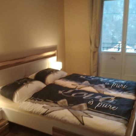 Ferienwohnung Imperia Karlsbad Exterior foto